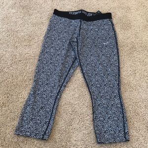 New! Nike medium black combo Capri sports tights .